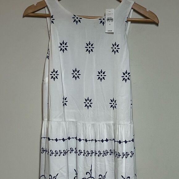 NWT Loft wavy embroidered medallion white navy maxi dress Sz S - Picture 6 of 10